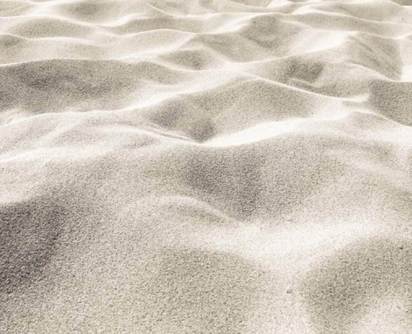 COMERCIAL E INDUSTRIAL LA AURORA S.A. DE C.V