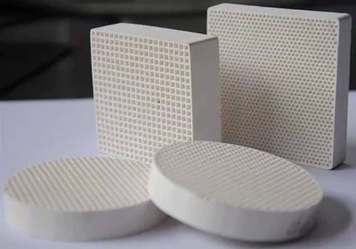 COMERCIAL E INDUSTRIAL LA AURORA S.A. DE C.V