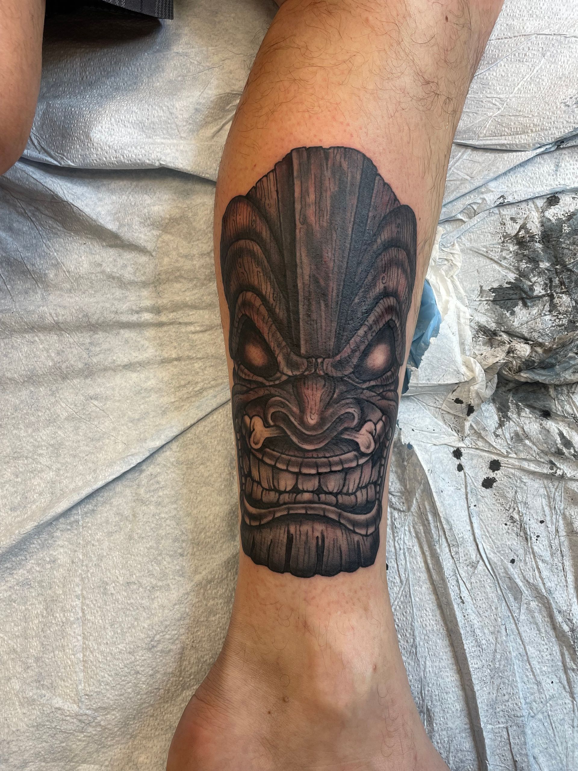 Tattoo-shop-Waikiki-near-me-Honolulu-tattoo-studio-custom-Hawaiian-Tattoo