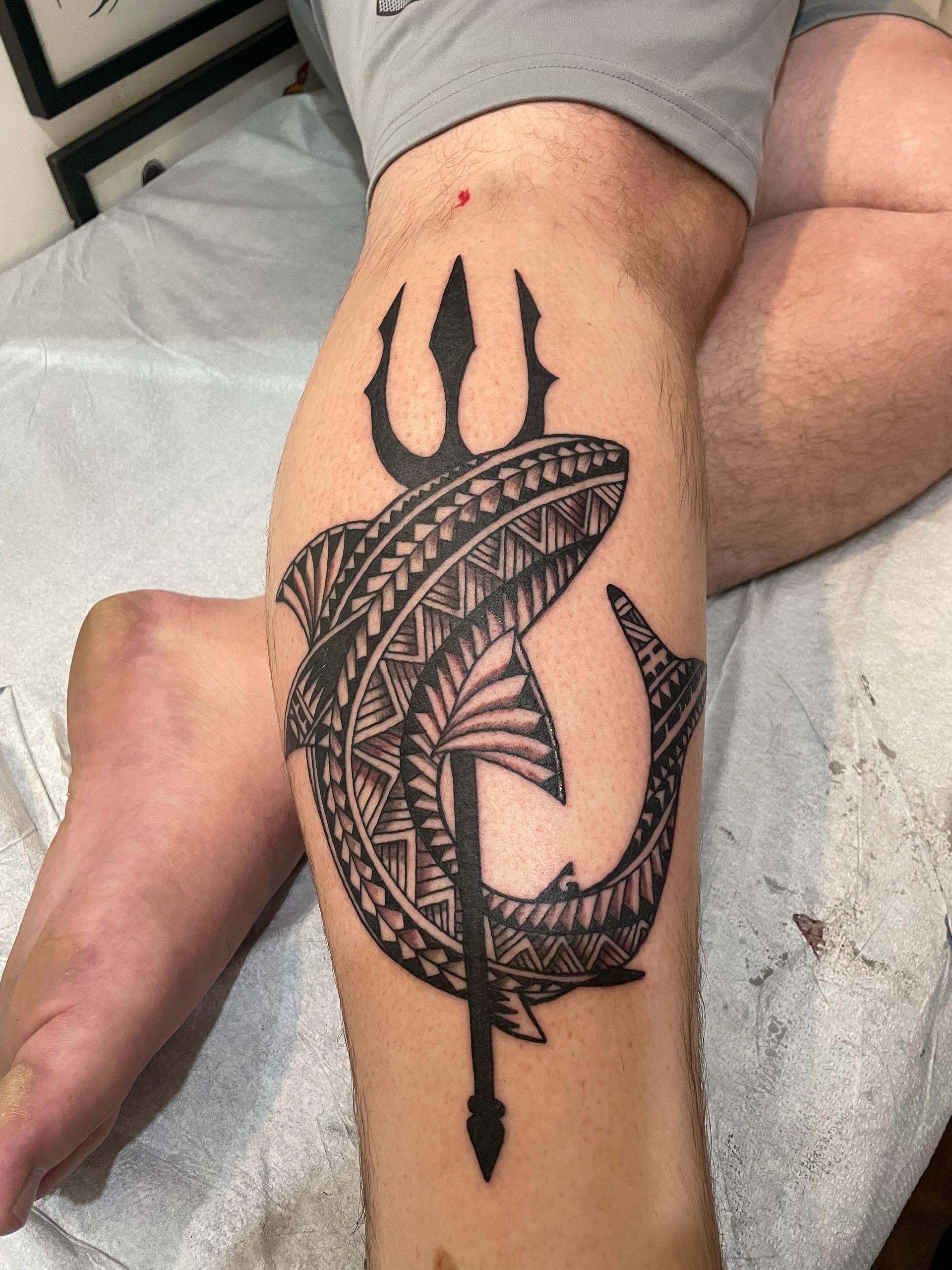 Tattoo-shop-Waikiki-near-me-Honolulu-tattoo-studio-custom-Hawaiian-Tattoo