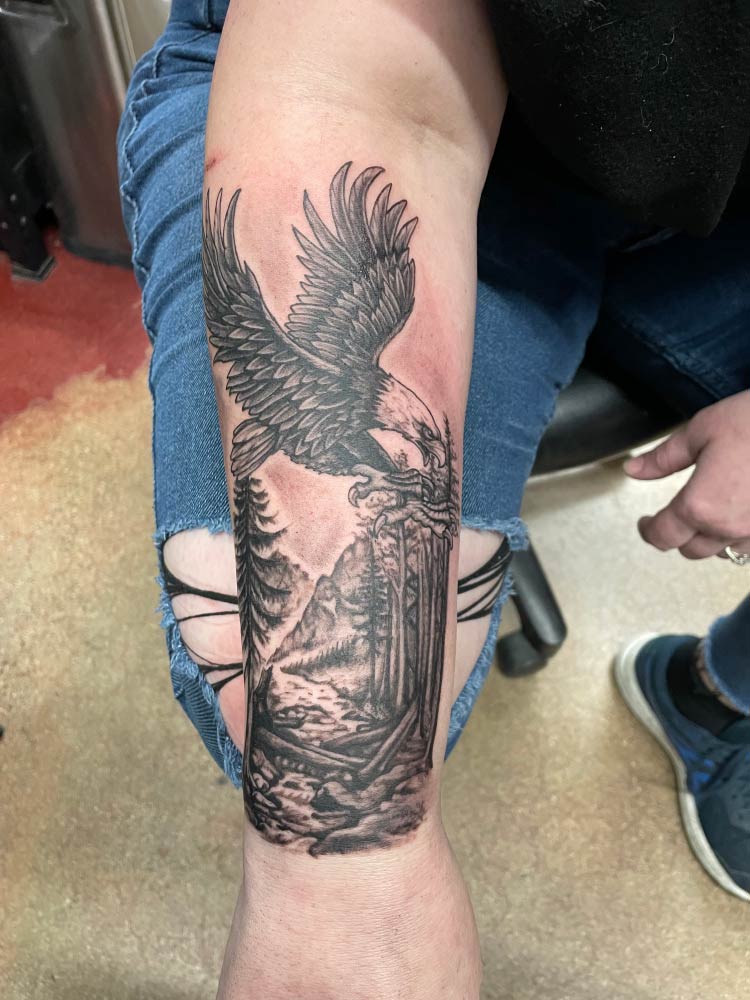 Tattoo-shop-Waikiki-near-me-Honolulu-tattoo-studio-custom-Hawaiian-Tattoo