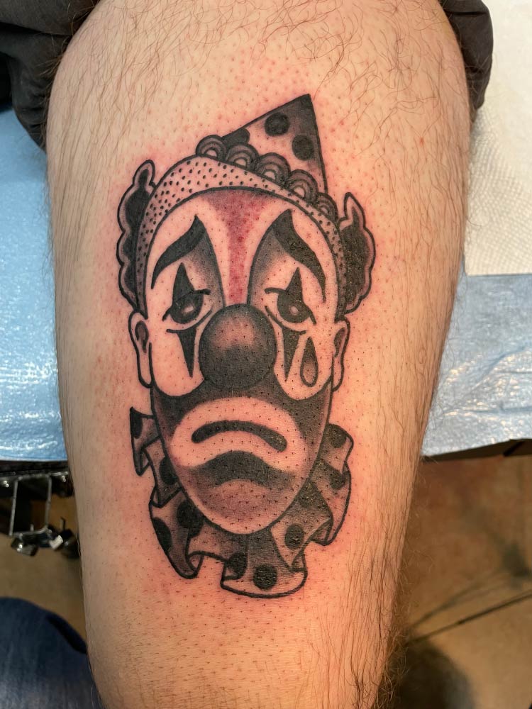 Tattoo-shop-Waikiki-near-me-Honolulu-tattoo-studio-custom-Hawaiian-Tattoo