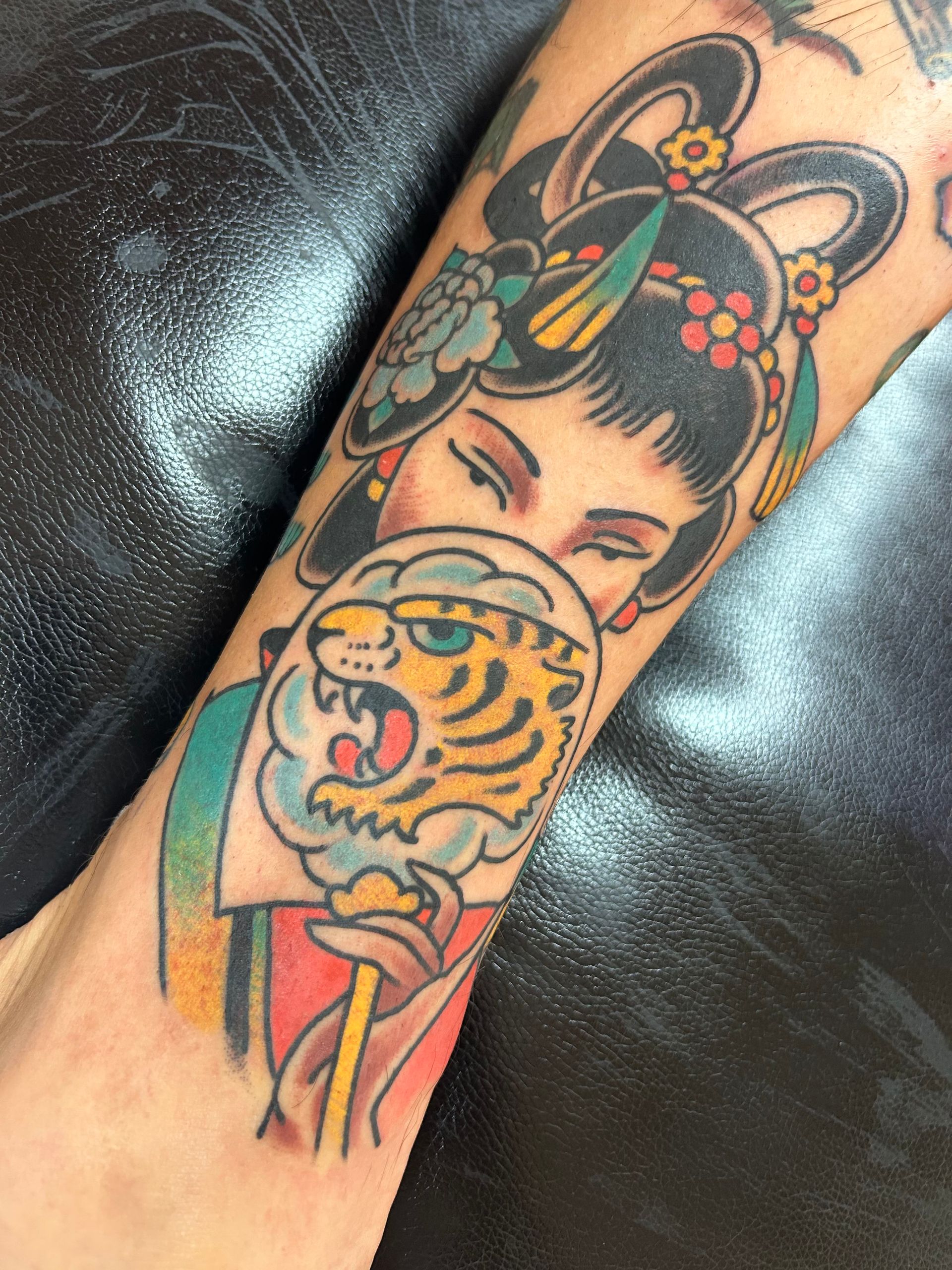 tattoo-shop-waikiki-tattoo-shop-honolulu-tattoo-near-me-waikiki-tattoo-studio-walk-in-tattoo-award-winning-tattoo-studio