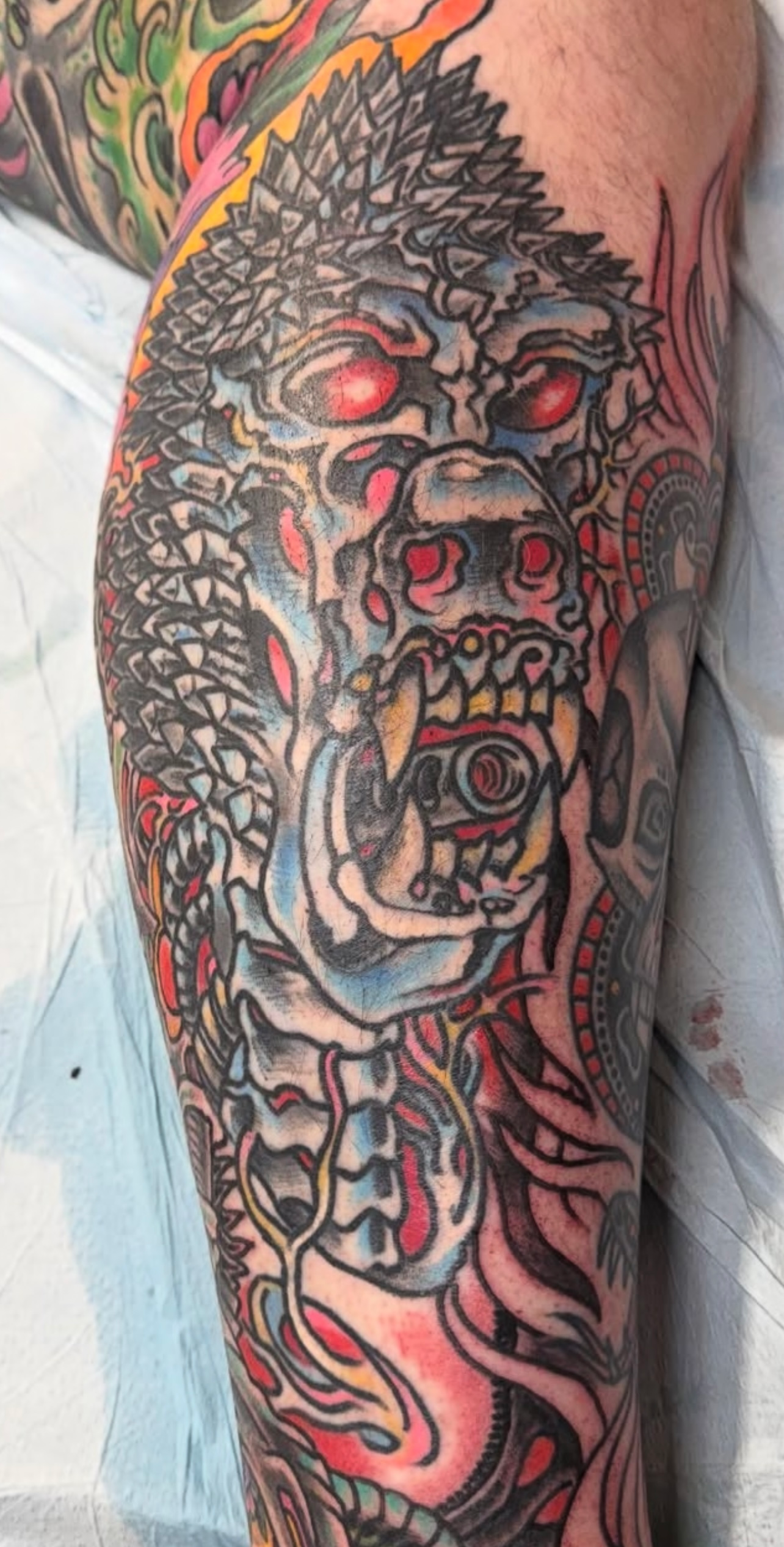 tattoo-shop-waikiki-tattoo-shop-honolulu-tattoo-near-me-waikiki-tattoo-studio-walk-in-tattoo-award-winning-tattoo-studio-traditional-tattoos-jap[2]