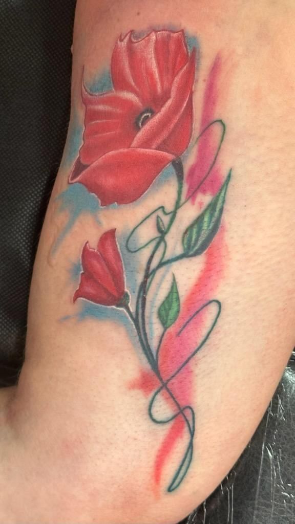 tattoo-waikiki-aloha-tattoo-hilton-hawaiian-village-best-tattoo-shop-near-me-Tim-Goodrich-flower-tattoo-color-realism-tattoo