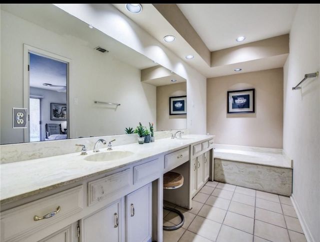 bathroom cabinet contractor carrollton tx