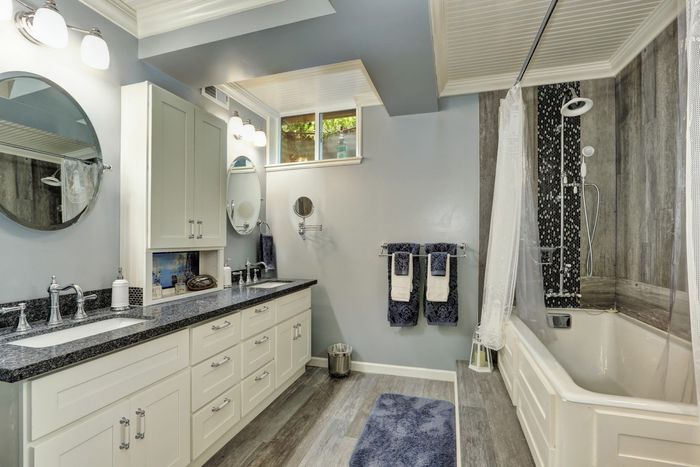 Cochrane Basement Renovators - Bathroom