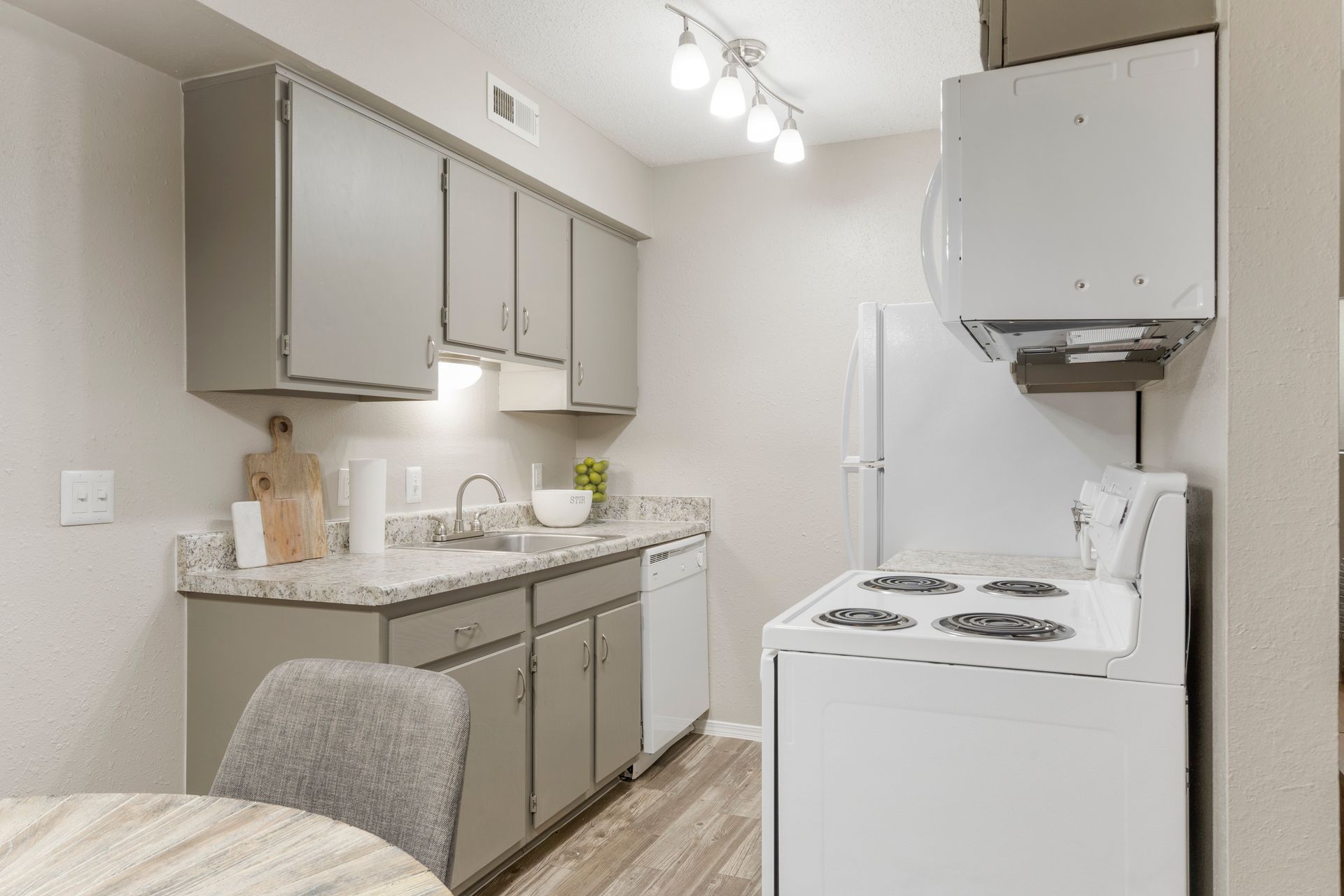 echo trail dining room and kitchen