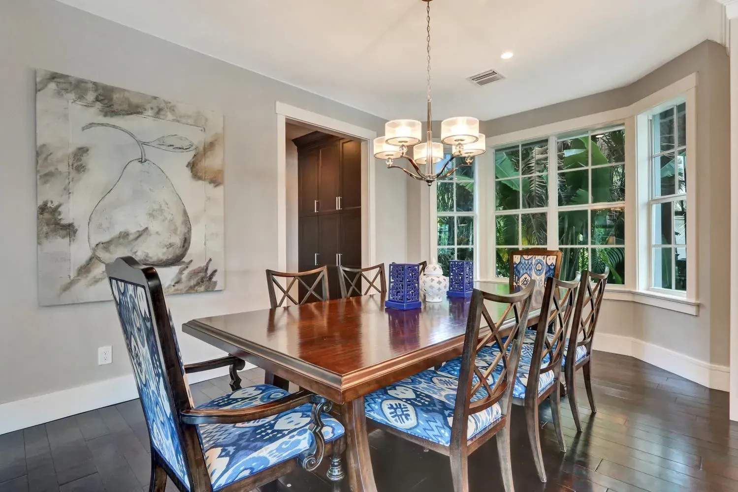 Dining room Interior Design Lisa St. Amand Designs