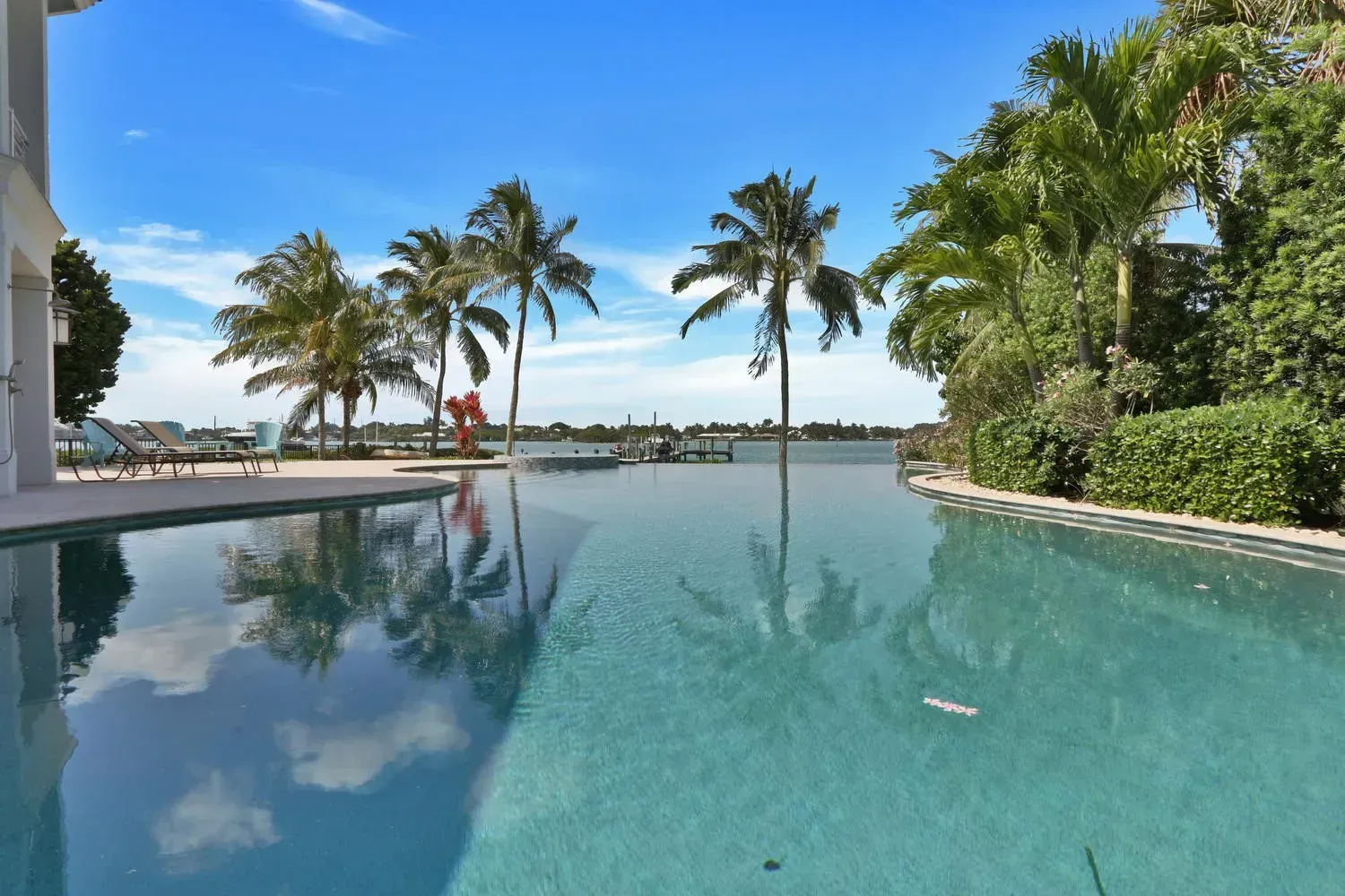 Coastal Pool View home  Design Lisa St. Amand Designs