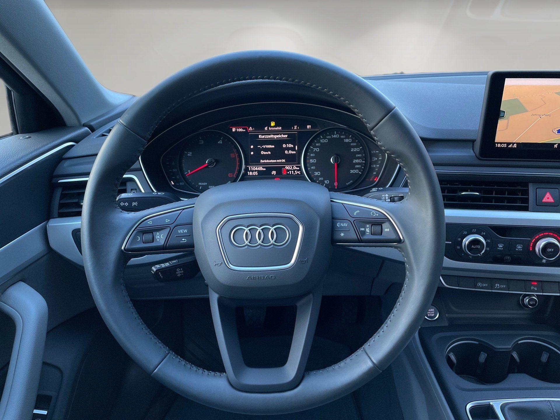 Fahrzeugfotografie: Audi Innenraum mit freigestelltem Blick durch das Fenster