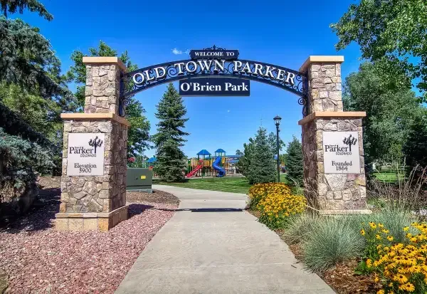 The entrance to old town parker o'brien park
