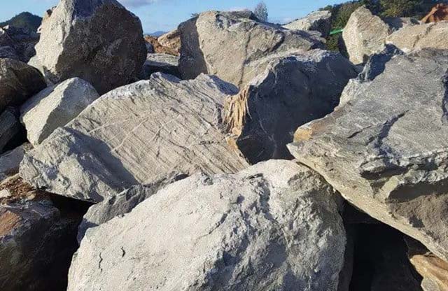 Boulder Retaining Wall — Zappala Quarries In Mossman