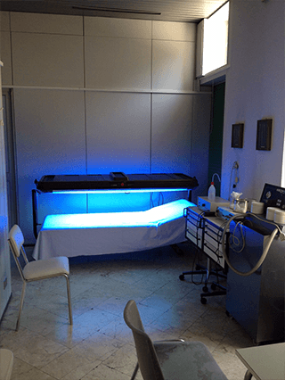 lettino per visite dermatologiche