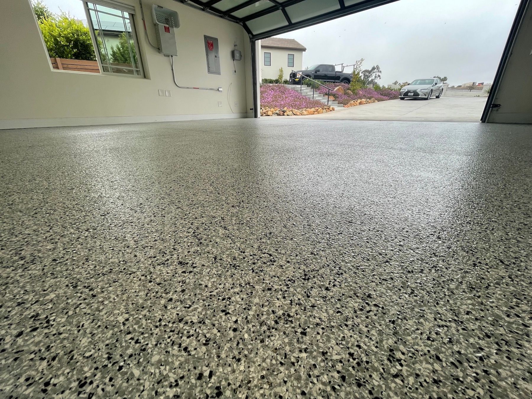 chip pour epoxy flooring in Del Sure CA. Rancho Bernardo. two part epoxy coatings.