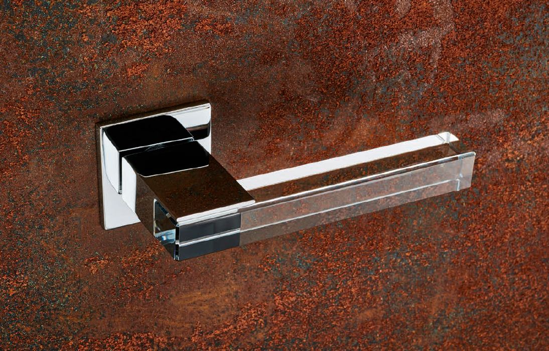 maniglia in metallo per porta