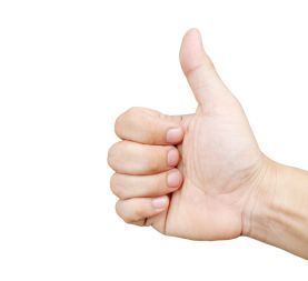 Mano con il pollice alzato, a indicare approvazione o accordo.