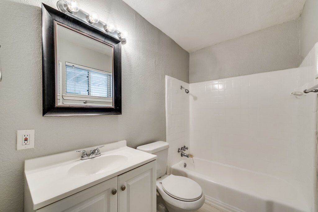 4718 Reiger One Bedroom