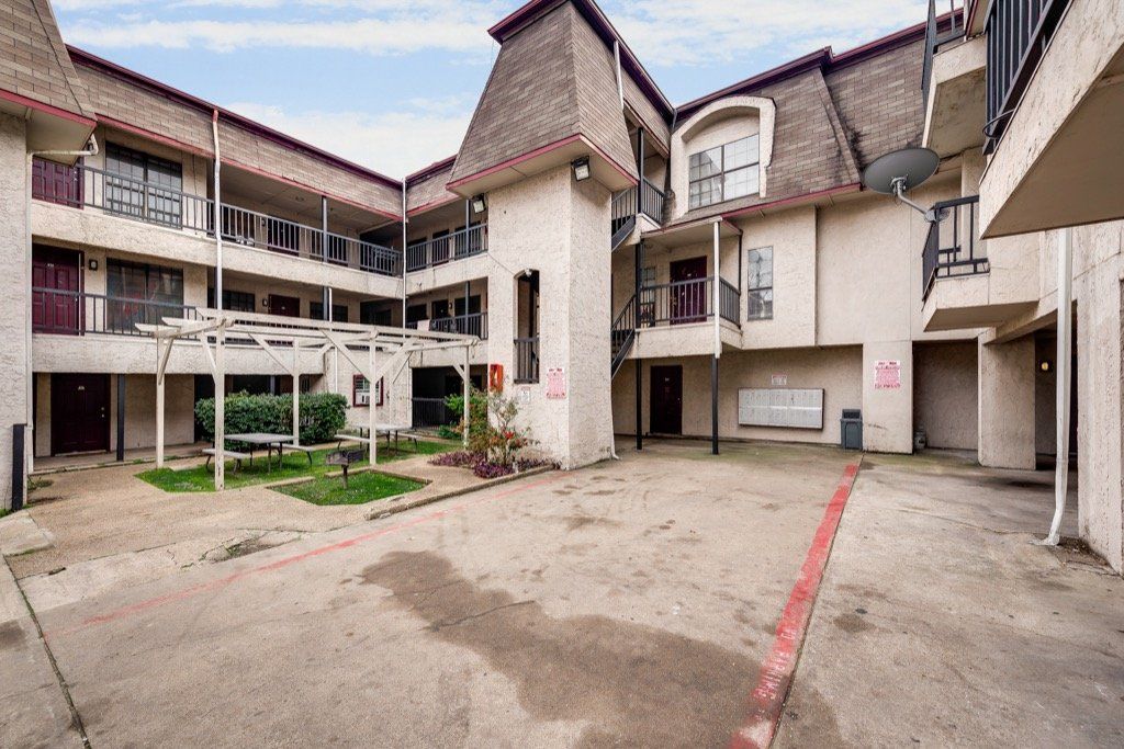 CI Management 6526 Ridgecrest