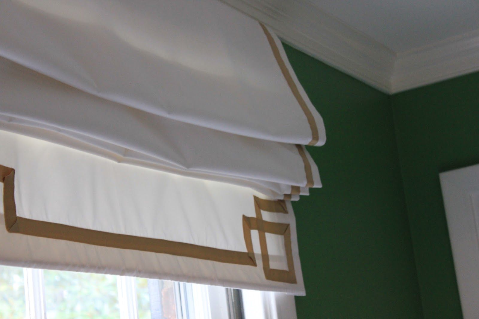 No-Sew Roman Shade Using Mini-Blinds