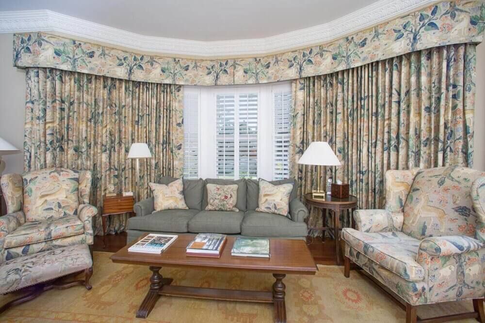 Valances and Cornices