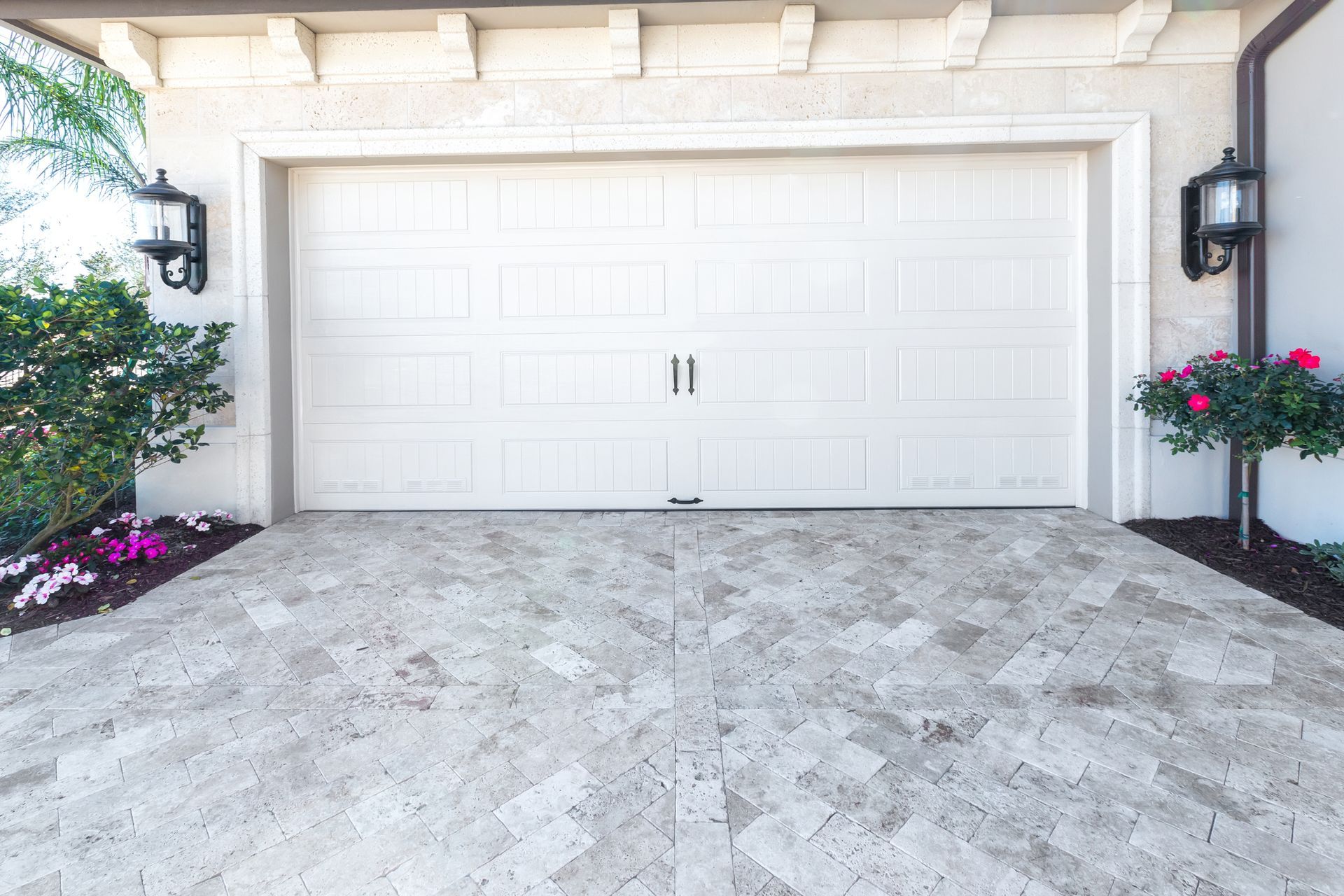 Brand new house with an empty garage | Blue Valley Door Co.| Lincoln, NE 