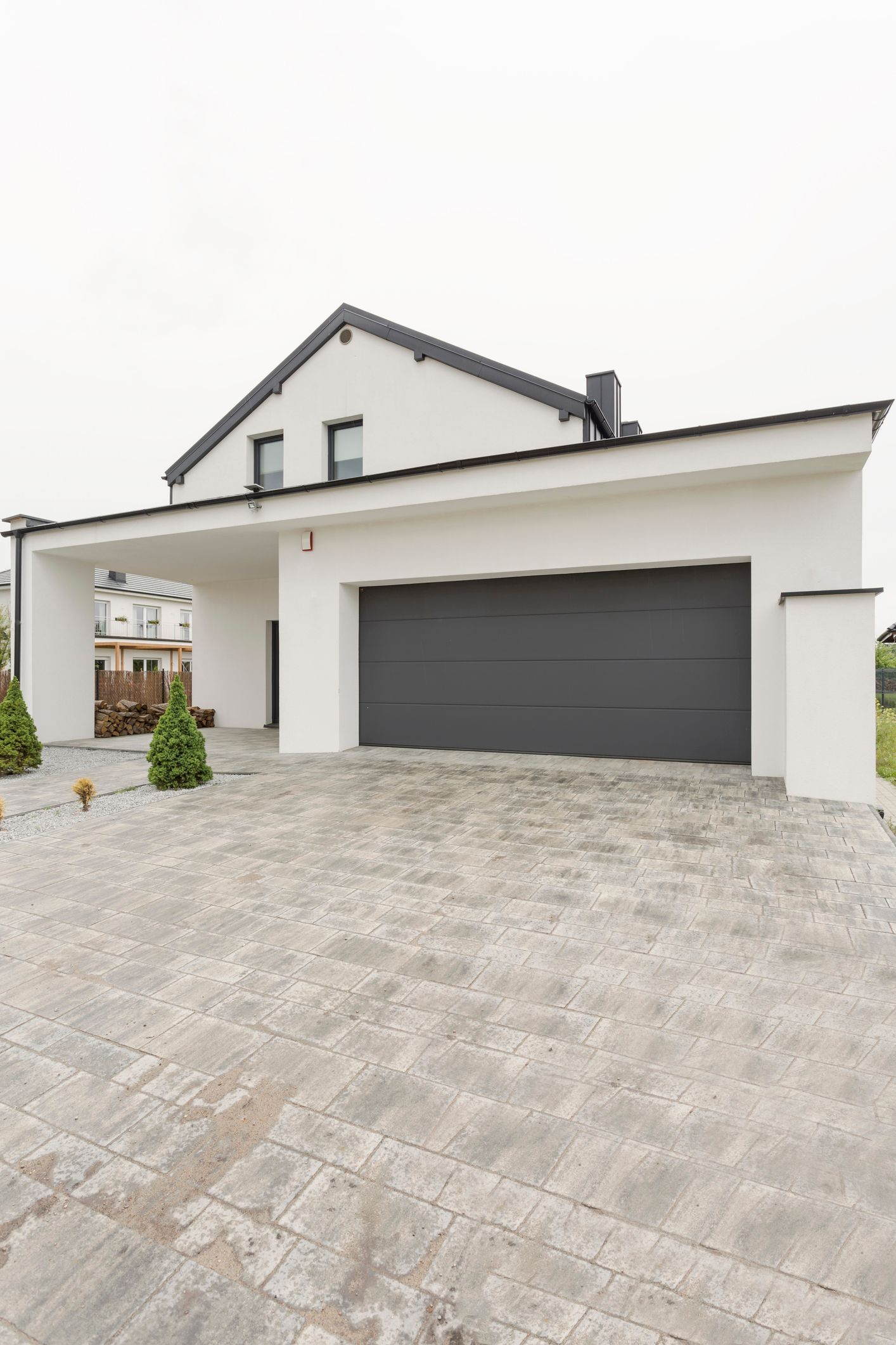 Contemporary detached house with garage doors from Blue Valley Door Co., Inc. in Lincoln, NE 