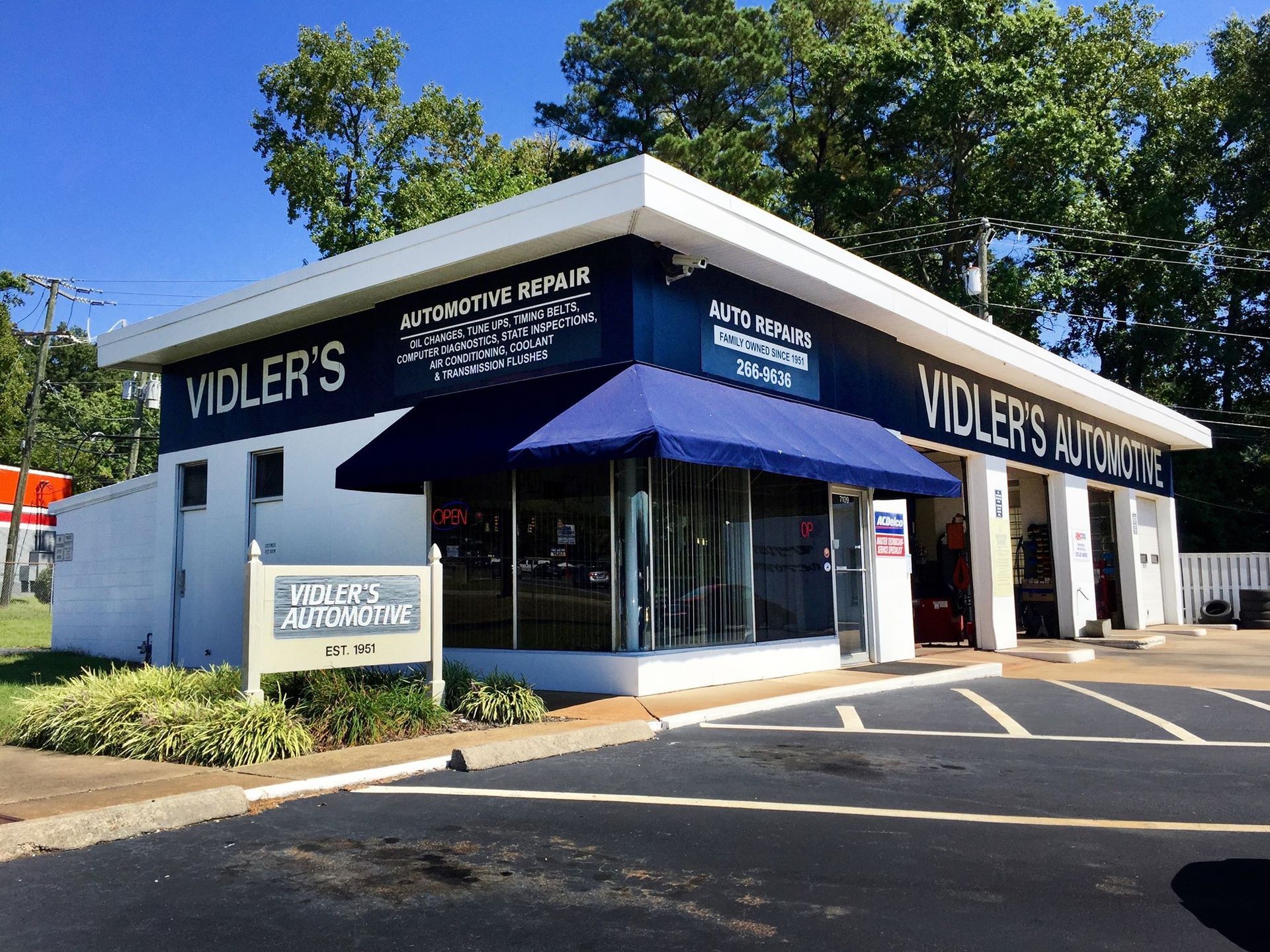 frontview of shop | Vidler's Automotive