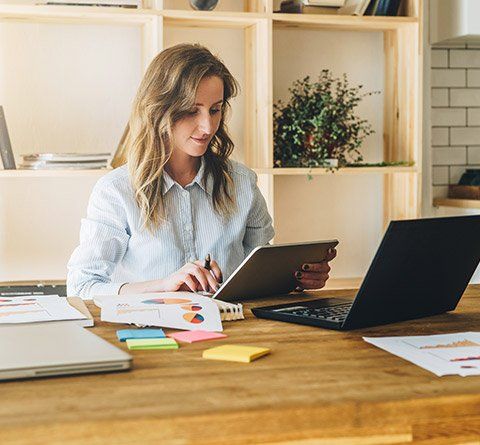 Phone Agent — Woman Using Tablet Computer in Calabasas, CA