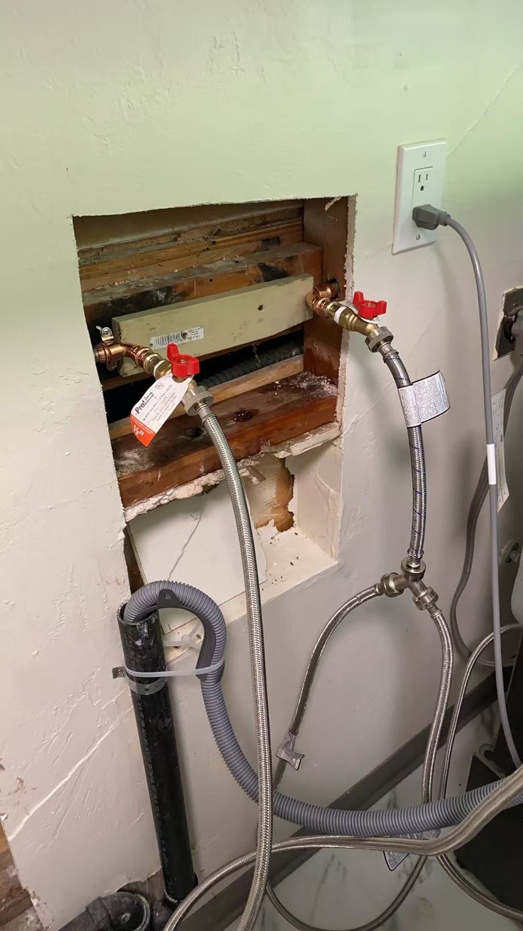 Emergency Washing Machine Pipe Repair in Daly City – What Happened and What You Should Look Out For