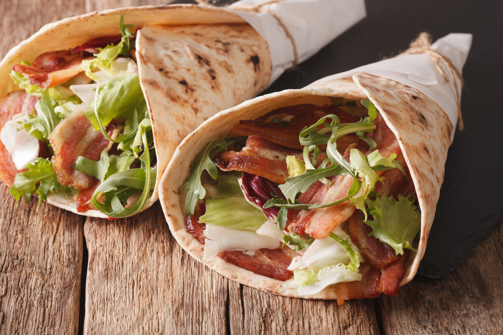 Wrap croustillant bacon salade sauce maison 