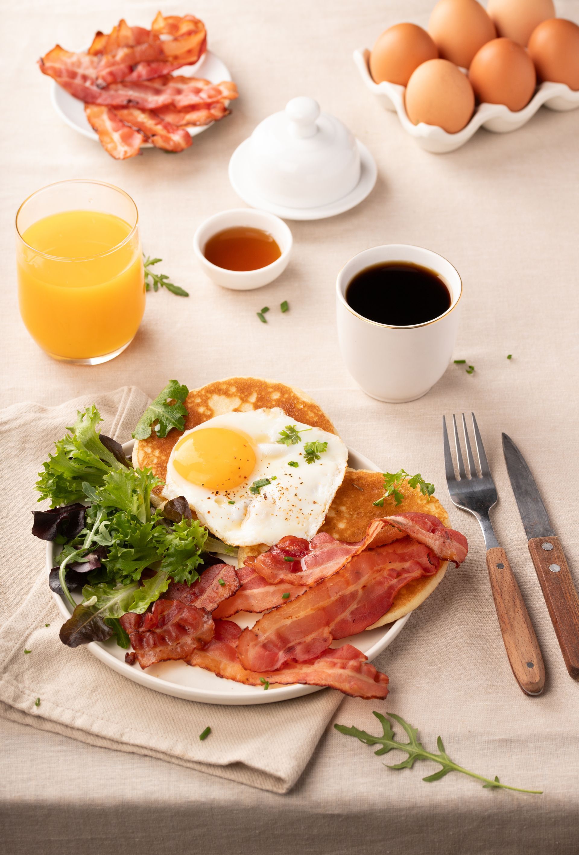 petit déjeuner anglais oeuf crispy bacon café