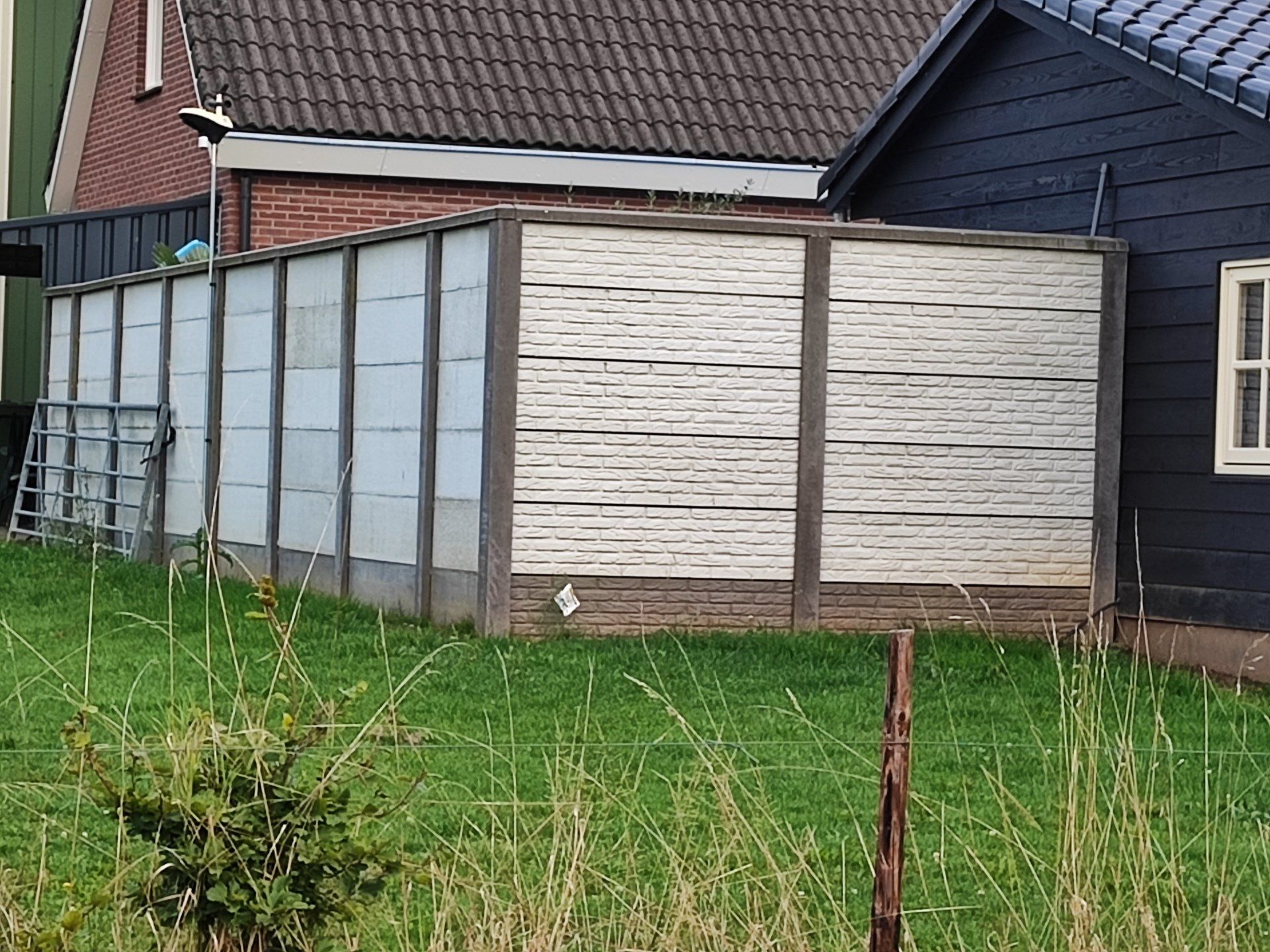 Schutting  in Ingen.