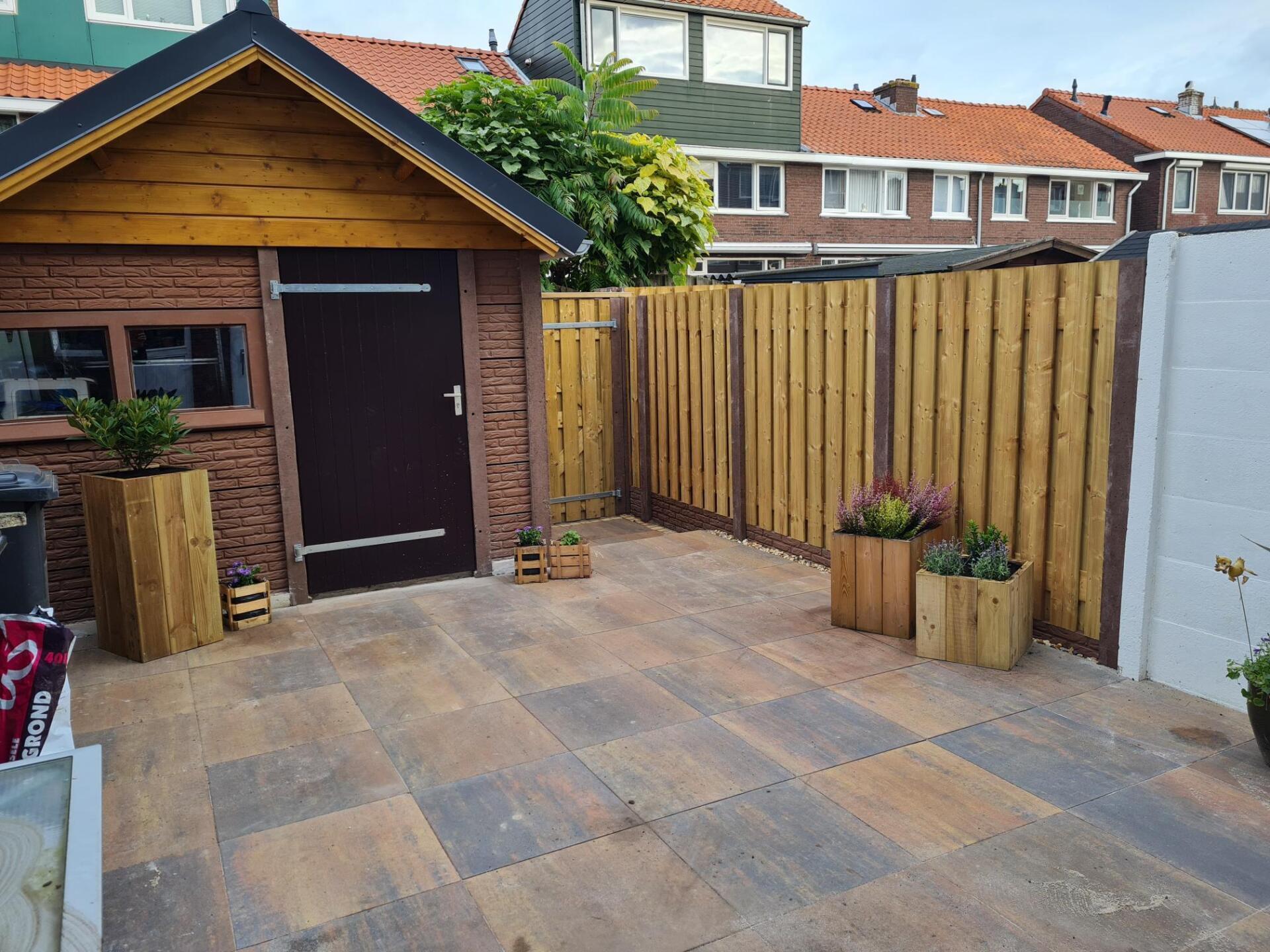 Berging met schutting in  Dordrecht