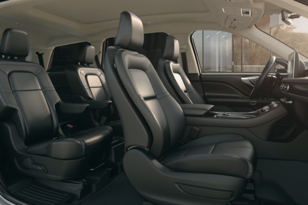 Cadillac XT6 midsize SUV interior seating third row seating