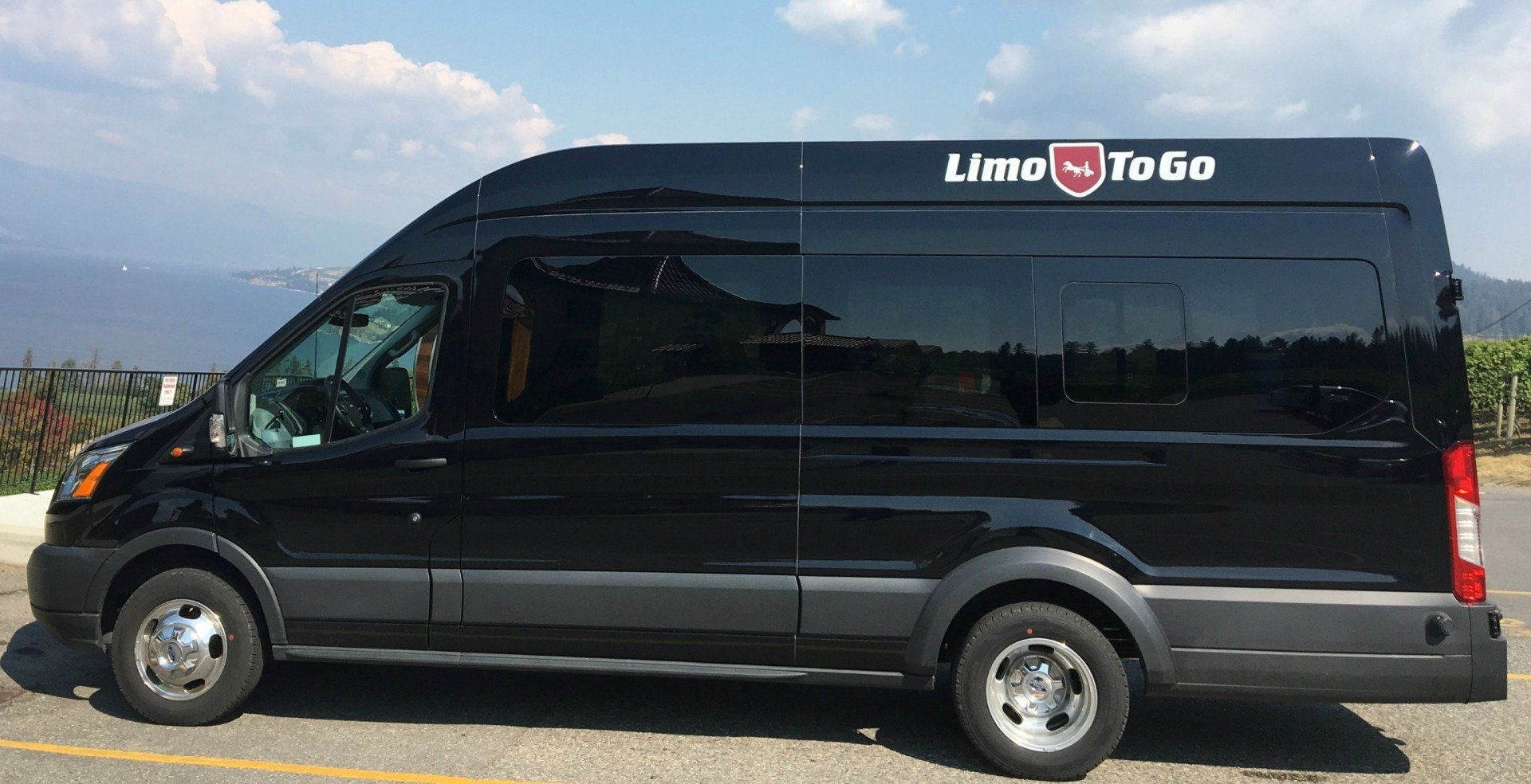 Kananaskis Limo Service / Tours & Airport Transfers / Shuttles & Buses
