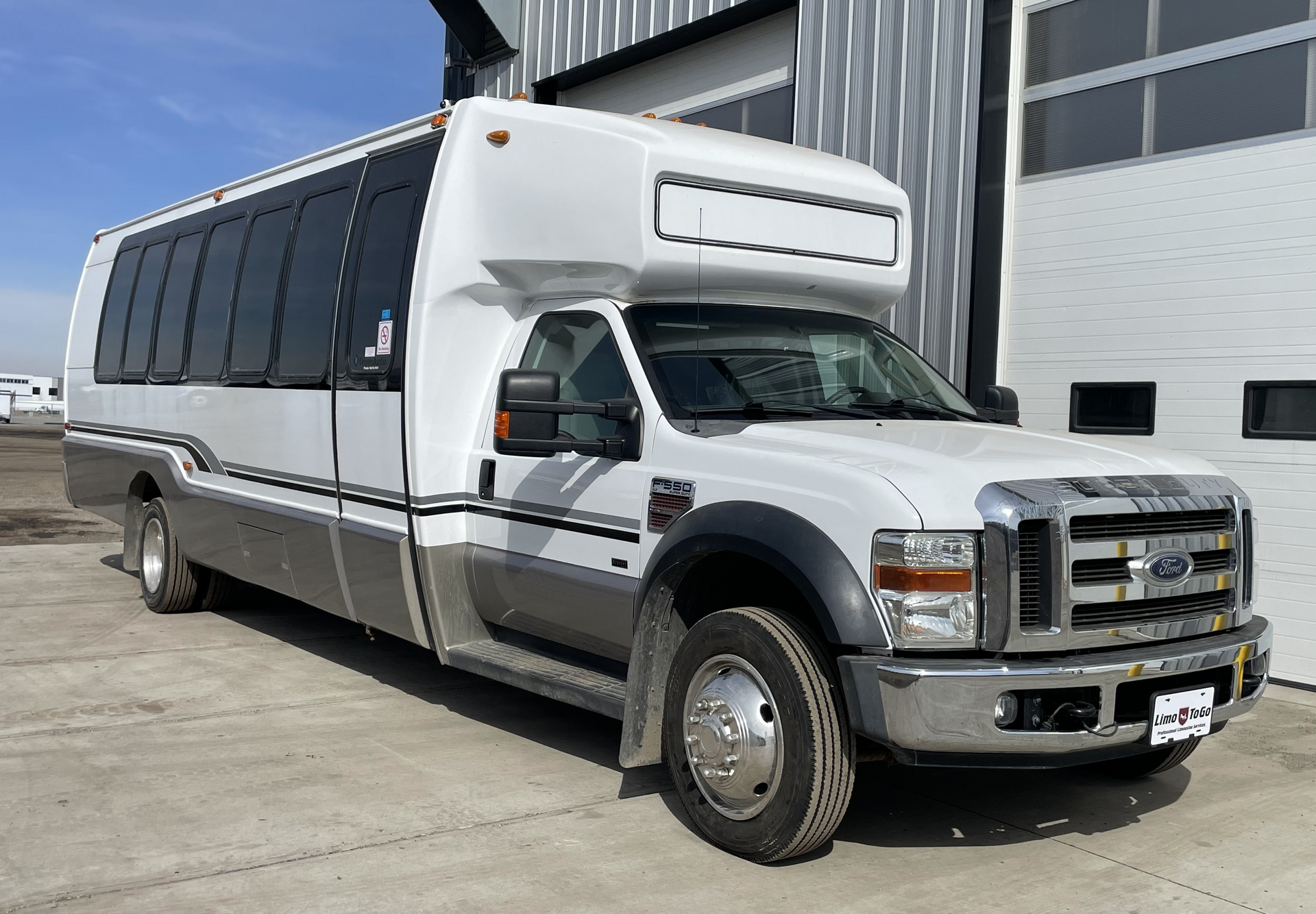 Calgary partybus for 24 passengers