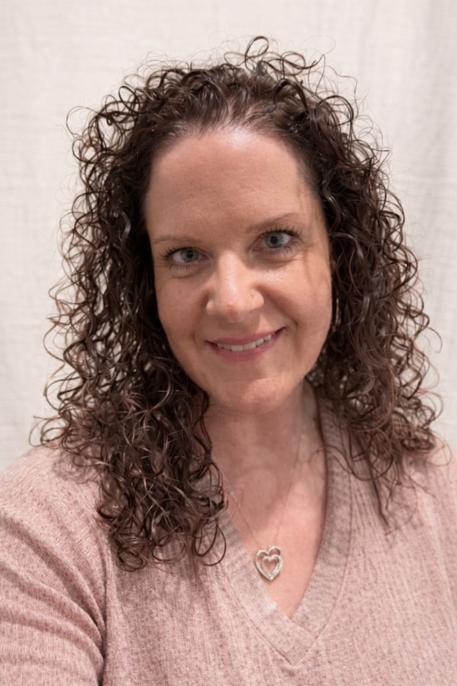 Headshot picture of Leighann Booher - Accounts Receivable/Payable at R & D Construction