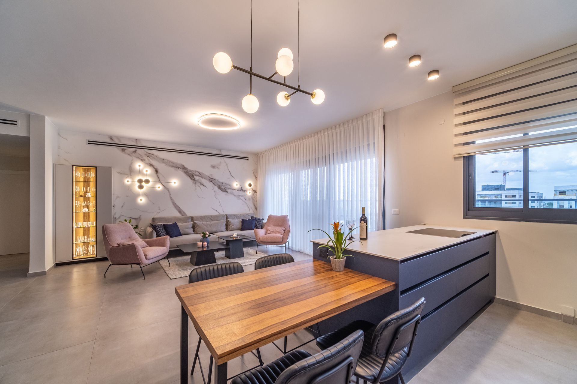 מאשה מנוחין עיצוב פנים. מאשה מנוחין מעצבת פנים. עיצוב פנטהאוז. עיצוב סלון. עיצוב בסגנון מודרני. עיצוב פנים בראשון לציון.