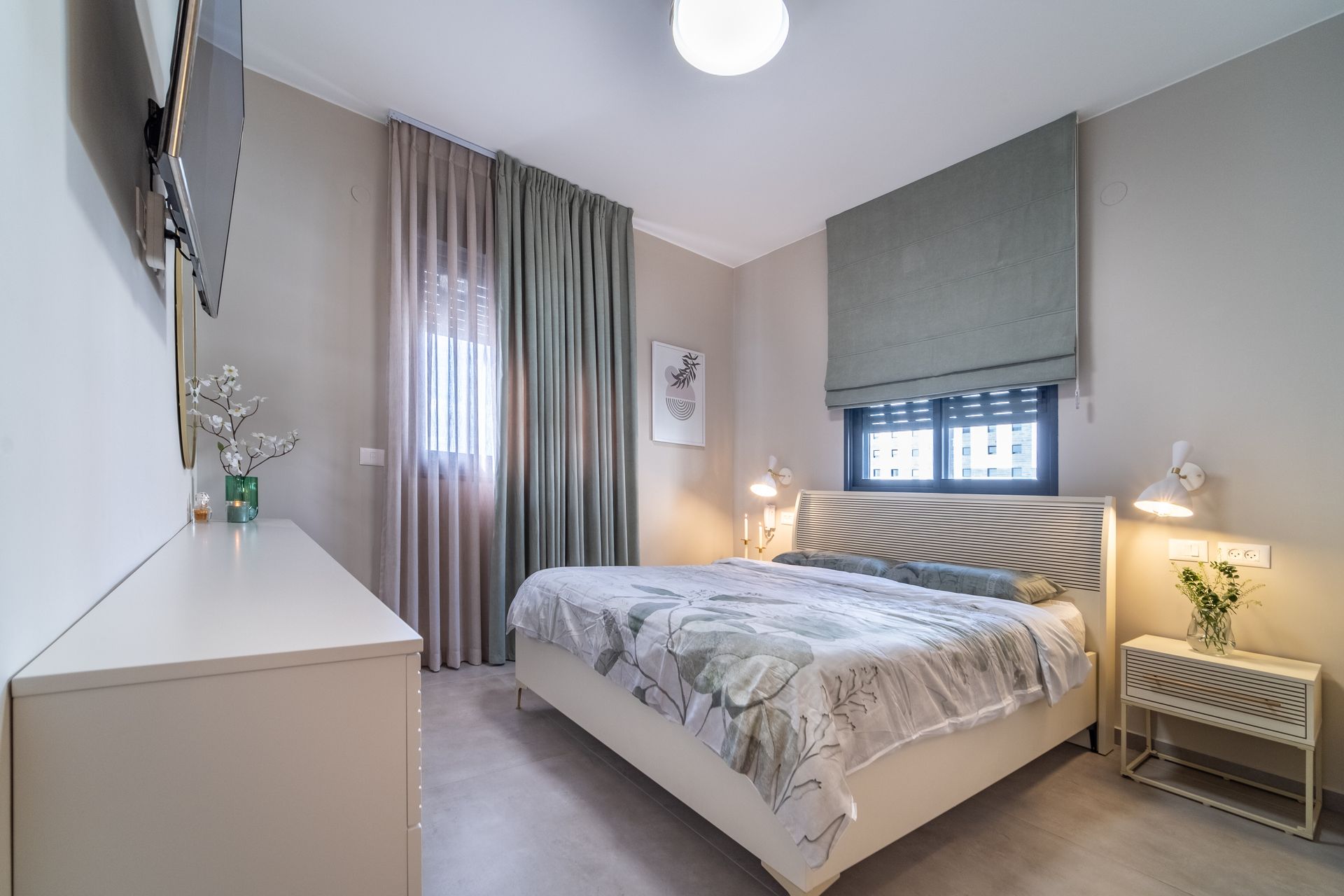 מאשה מנוחין עיצוב פנים. מאשה מנוחין מעצבת פנים. עיצוב פנטהאוז. עיצוב חדר שינה. עיצוב בסגנון מודרני. עיצוב פנים בראשון לציון.