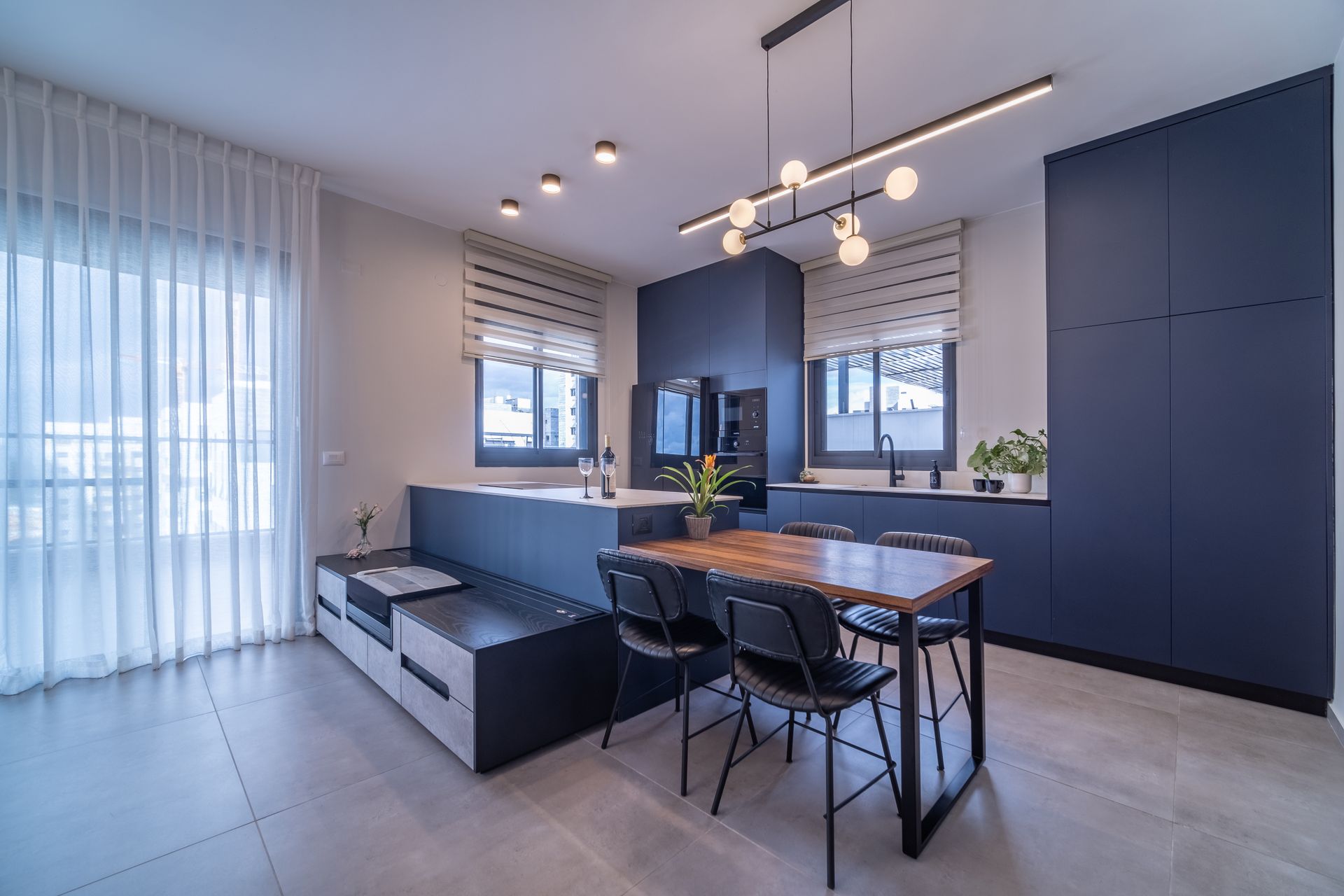 מאשה מנוחין עיצוב פנים. מאשה מנוחין מעצבת פנים. עיצוב פנטהאוז. עיצוב סלון. עיצוב בסגנון מודרני. עיצוב פנים בראשון לציון.