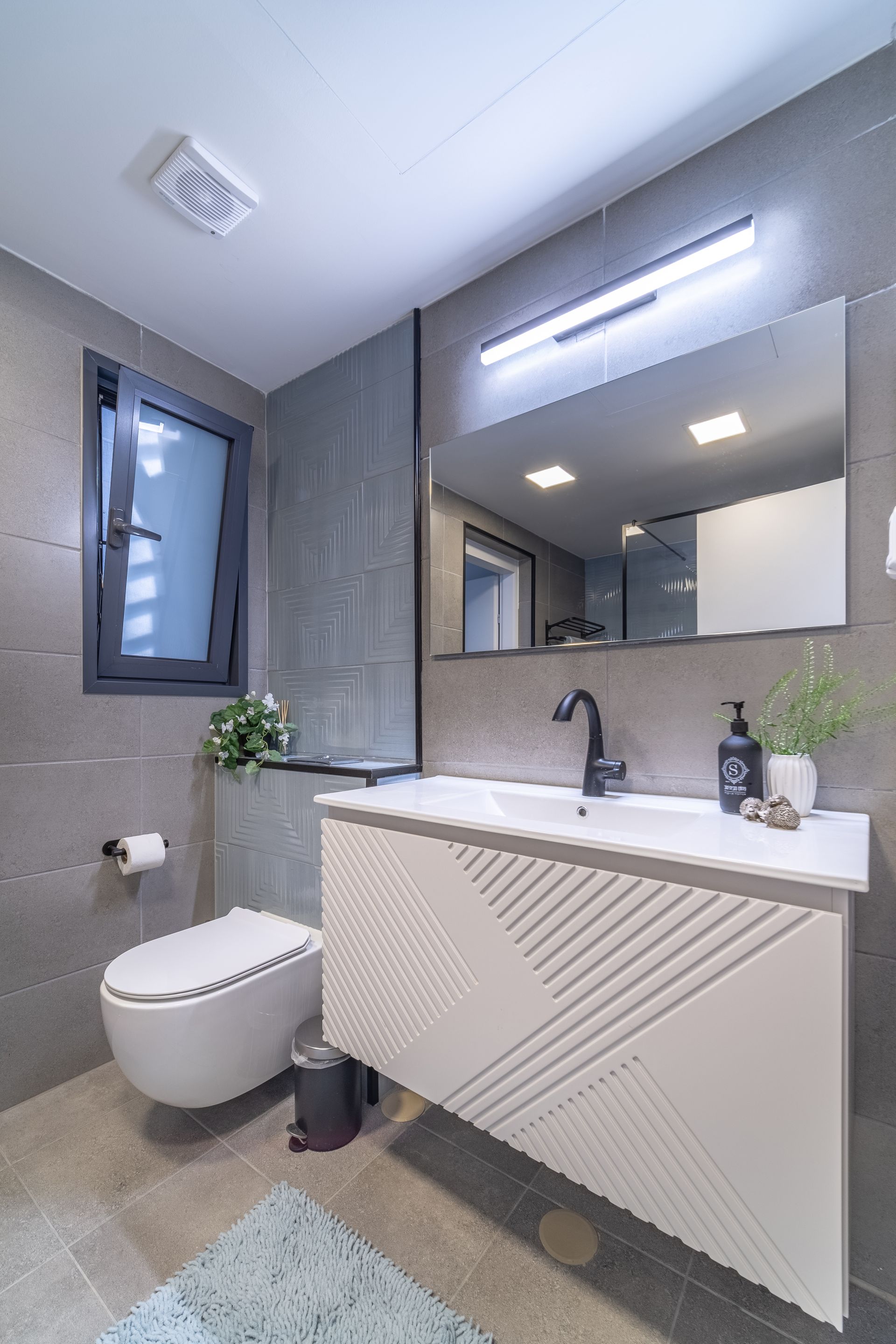 עיצוב פנים מעצבת פנים עיצוב פנטהאוז עיצוב מקלחת עיצוב בסגנון מודרני עיצוב פנים בראשל