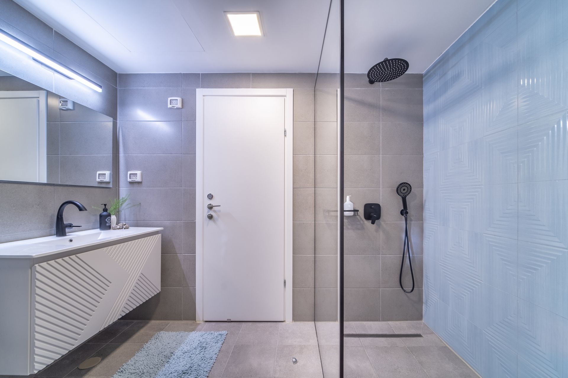 עיצוב פנים מעצבת פנים עיצוב פנטהאוז עיצוב מקלחת עיצוב בסגנון מודרני עיצוב פנים בראשל