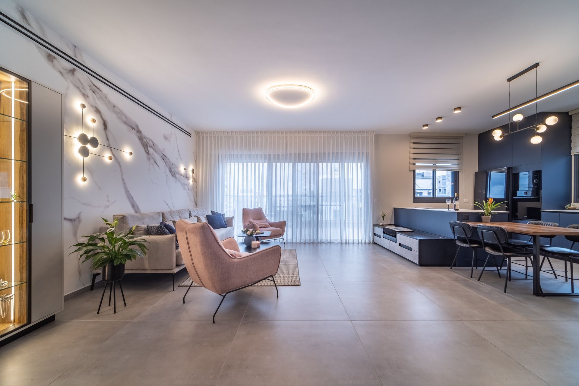 מאשה מנוחין עיצוב פנים. מאשה מנוחין מעצבת פנים. עיצוב פנטהאוז. עיצוב סלון. עיצוב בסגנון מודרני. עיצוב פנים בראשון לציון.