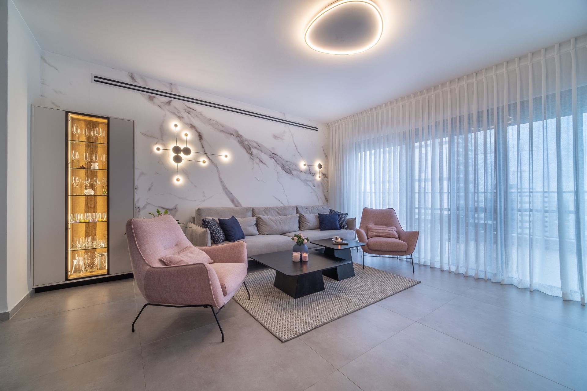 מאשה מנוחין עיצוב פנים. מאשה מנוחין מעצבת פנים. עיצוב פנטהאוז. עיצוב סלון. עיצוב בסגנון מודרני. עיצוב פנים בראשון לציון.