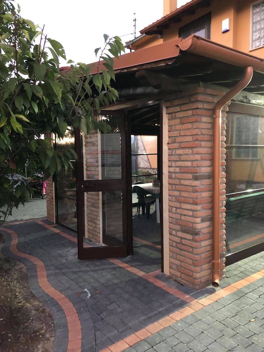 portafinestra in PVC e legno