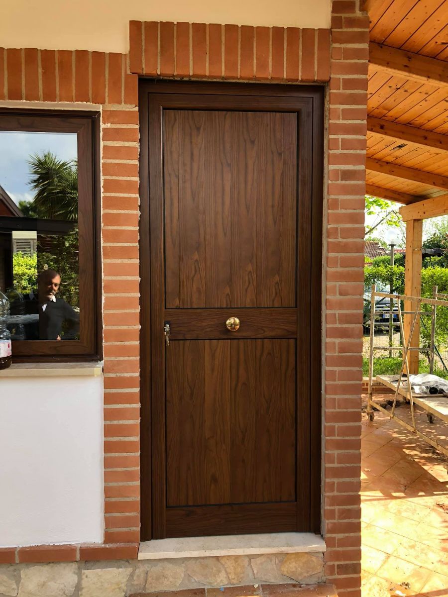 porta di ingresso in legno