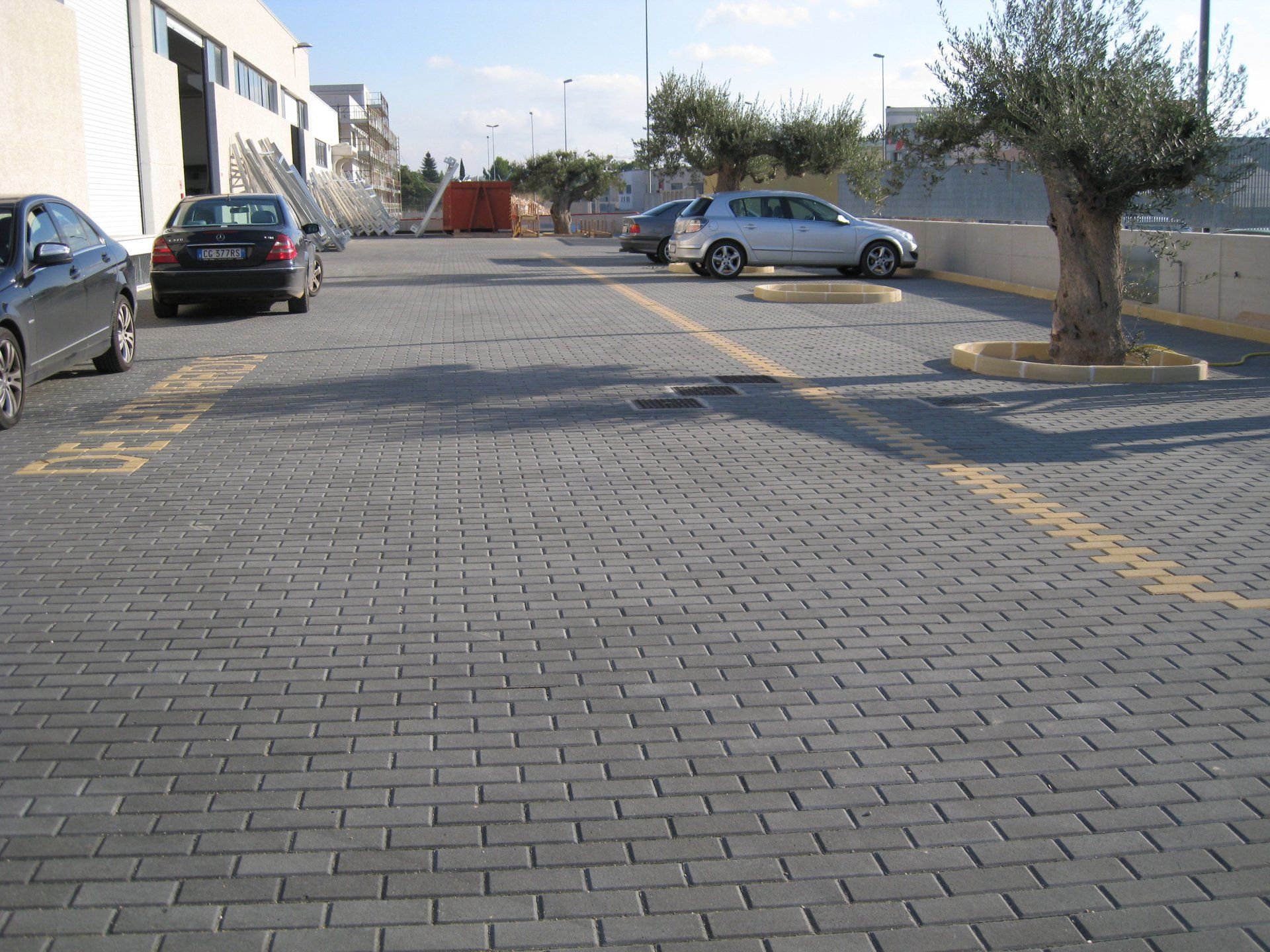 pavimento autobloccante per un parcheggio