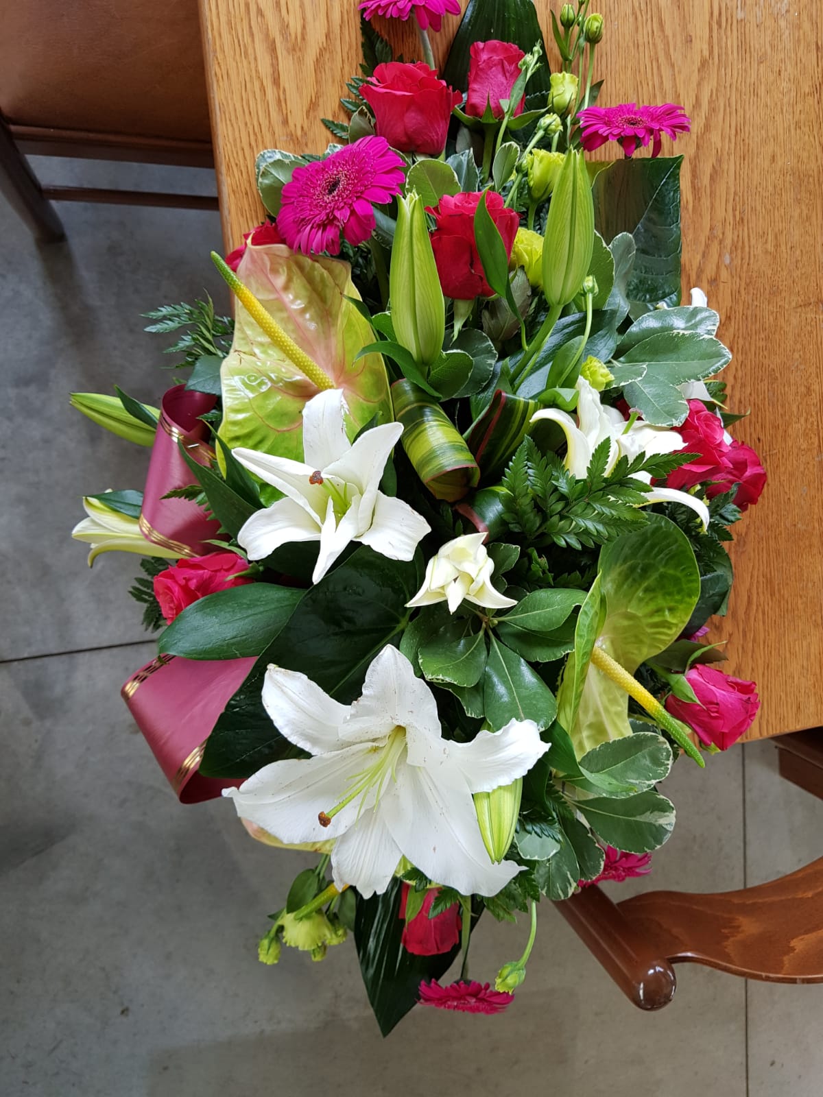 composizione di fiori per riti funebri