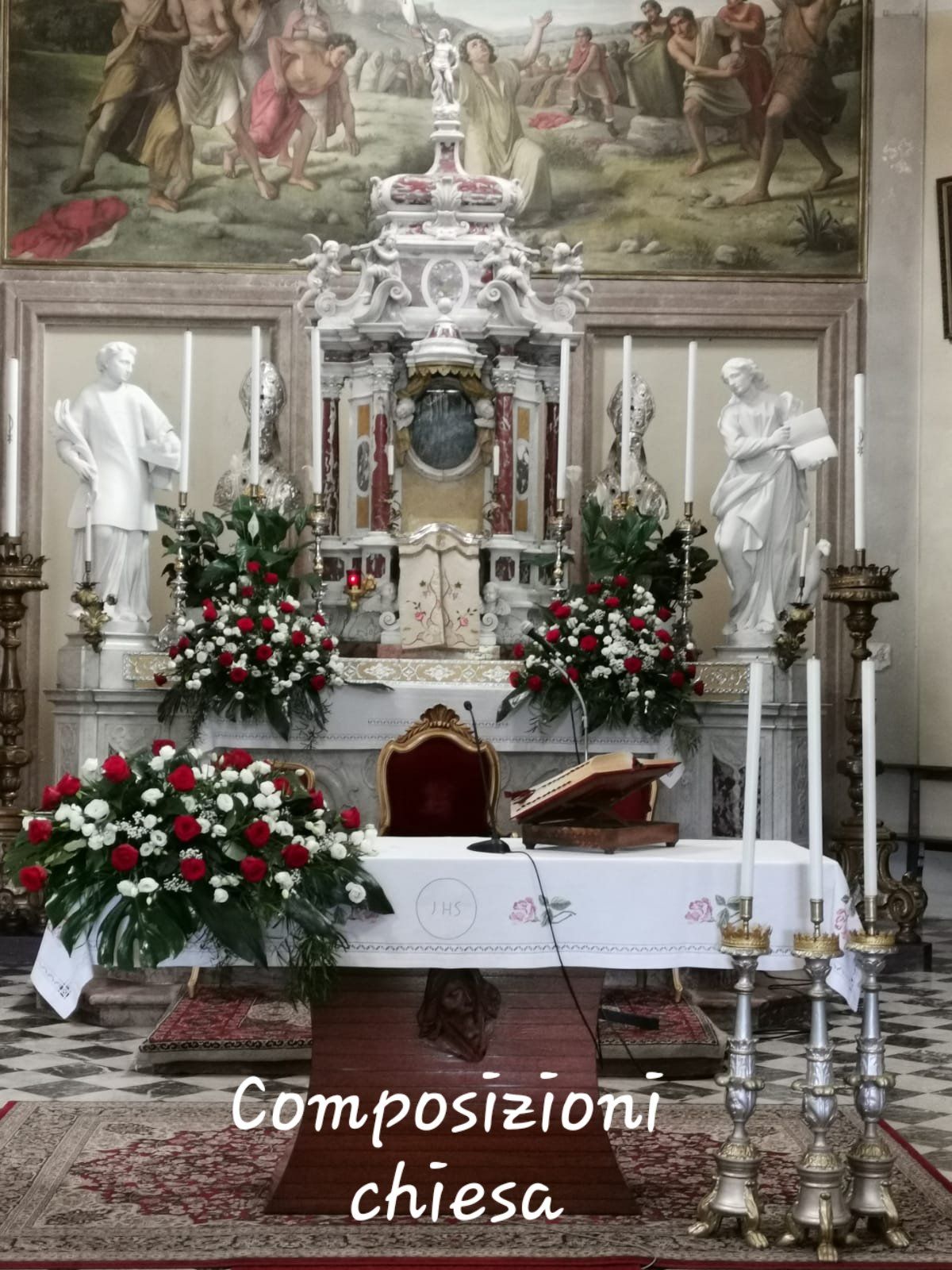 addobbo floreale per la chiesa